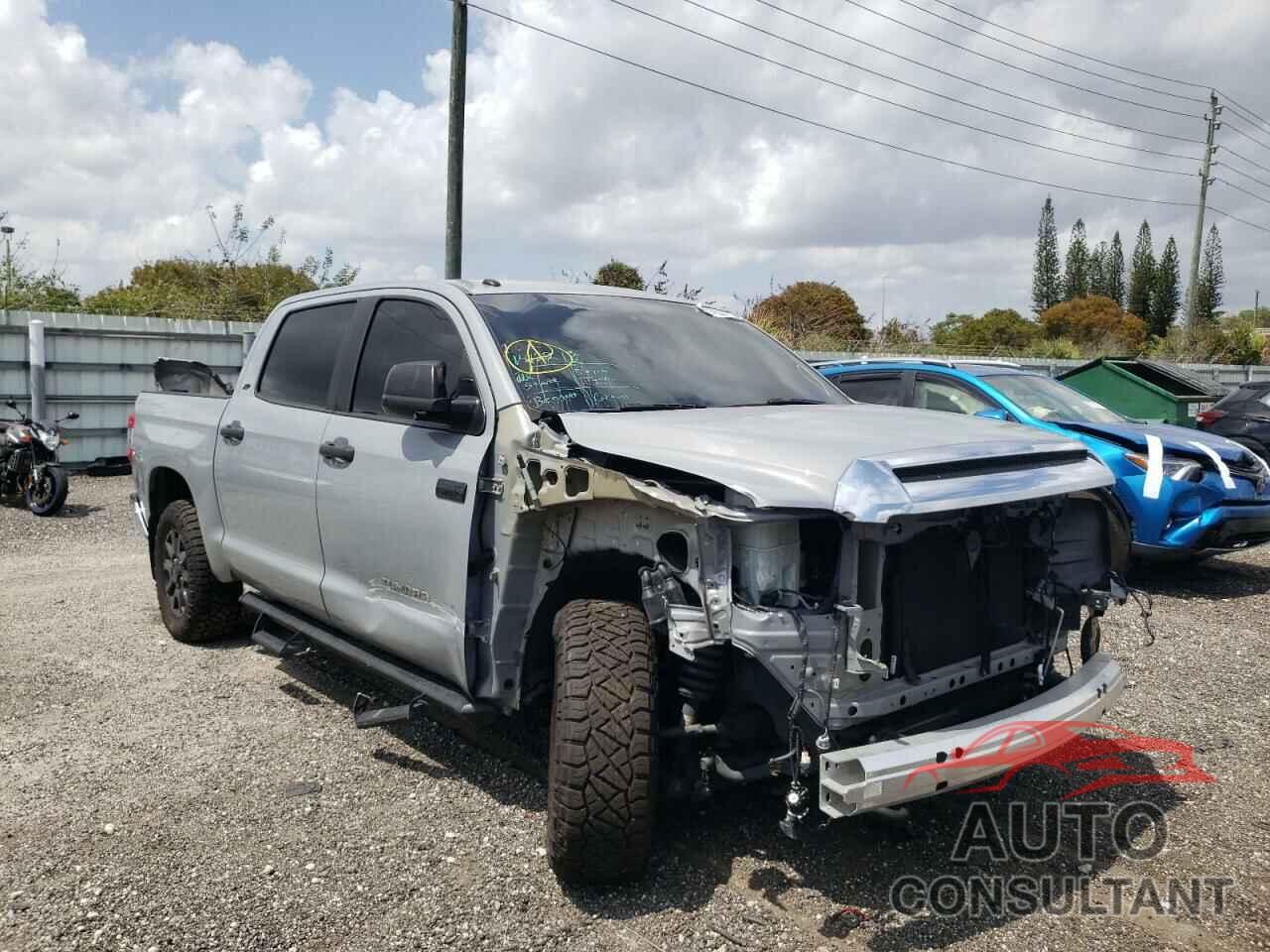 TOYOTA TUNDRA 2019 - 5TFDW5F16KX849556