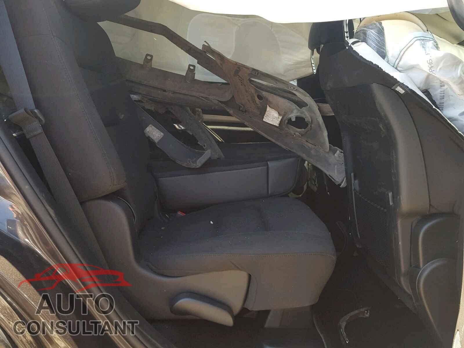 DODGE DURANGO SXT 2018 - 1C4RDJAG9JC282717