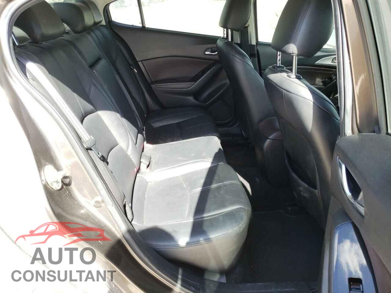 MAZDA 3 2018 - 3MZBN1V34JM178718