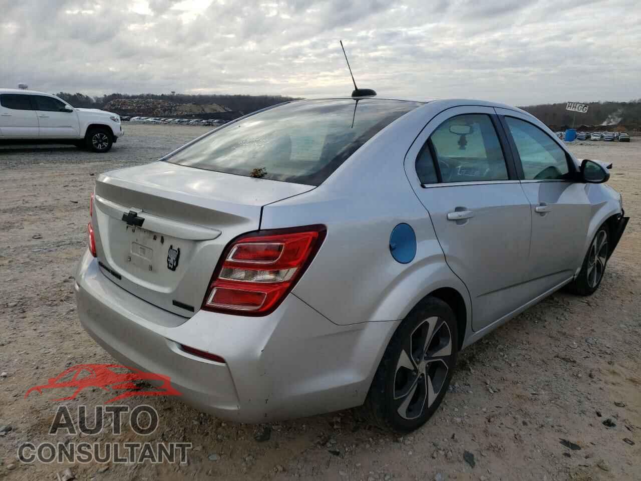 CHEVROLET SONIC 2017 - 1G1JF5SB5H4124843