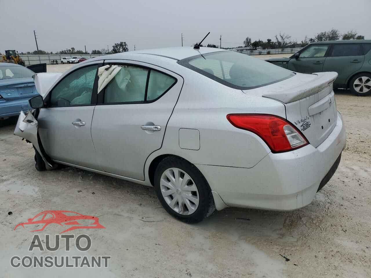 NISSAN VERSA 2019 - 3N1CN7AP3KL817359