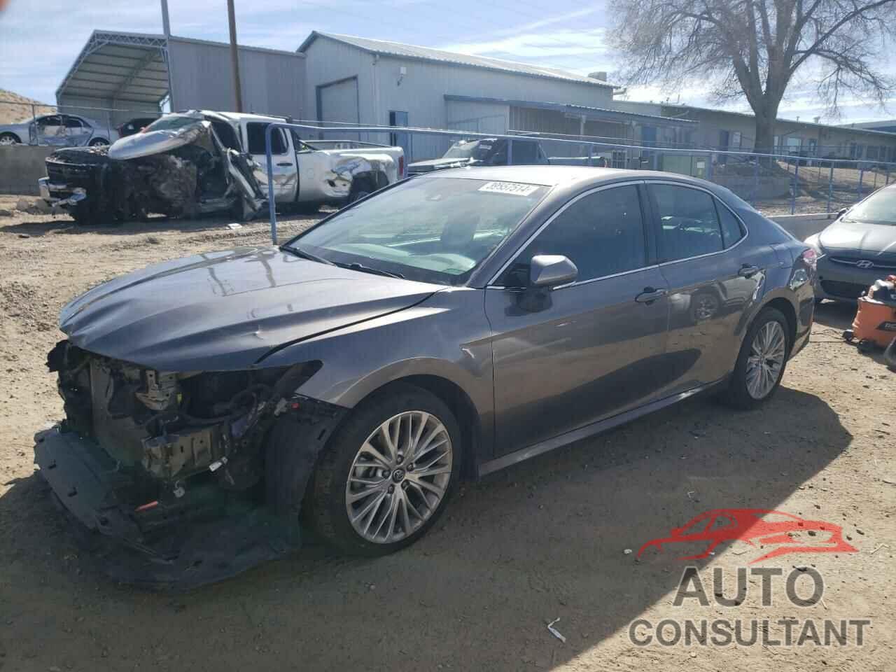 TOYOTA CAMRY 2018 - 4T1B11HK9JU114828