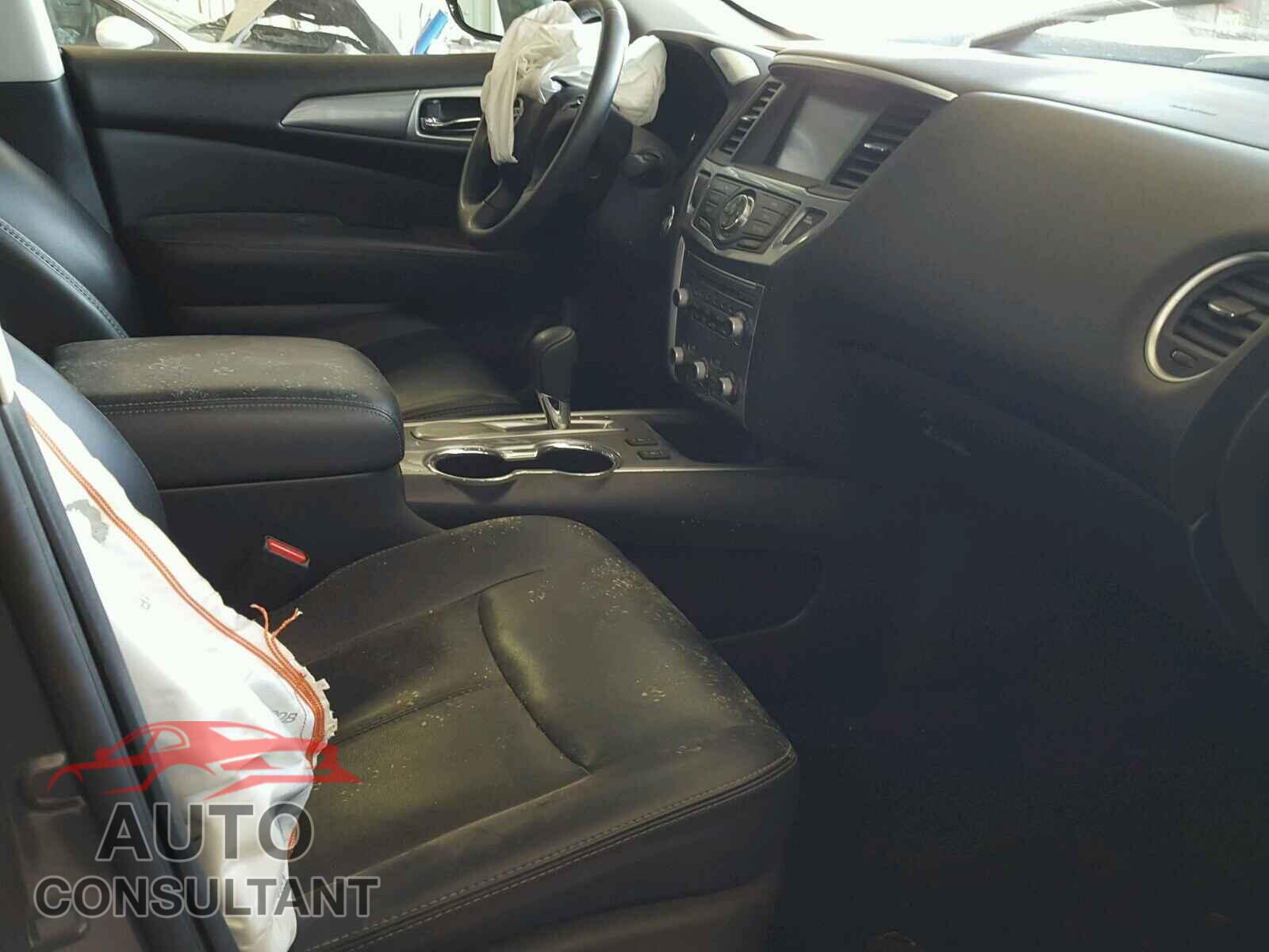 NISSAN PATHFINDER 2017 - 5N1DR2MNXHC615539