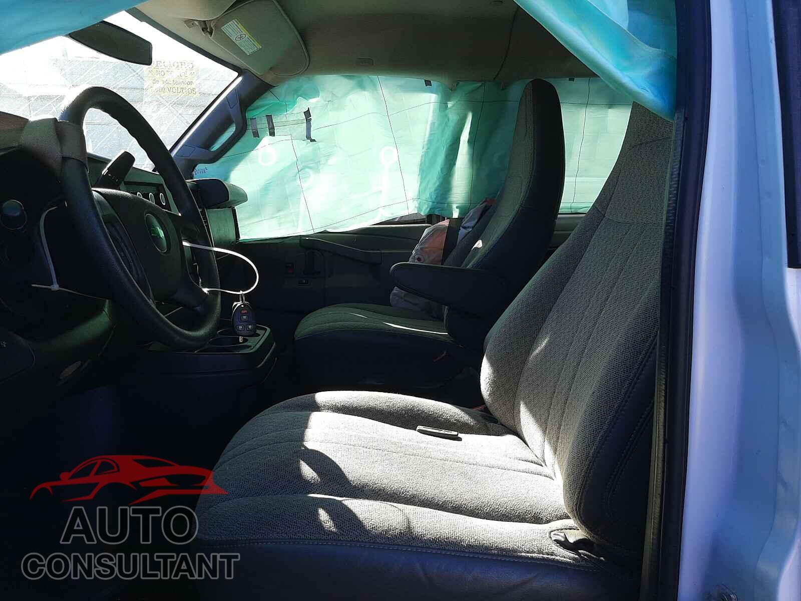CHEVROLET EXPRESS 2017 - 1GAZGPFG2H1255893