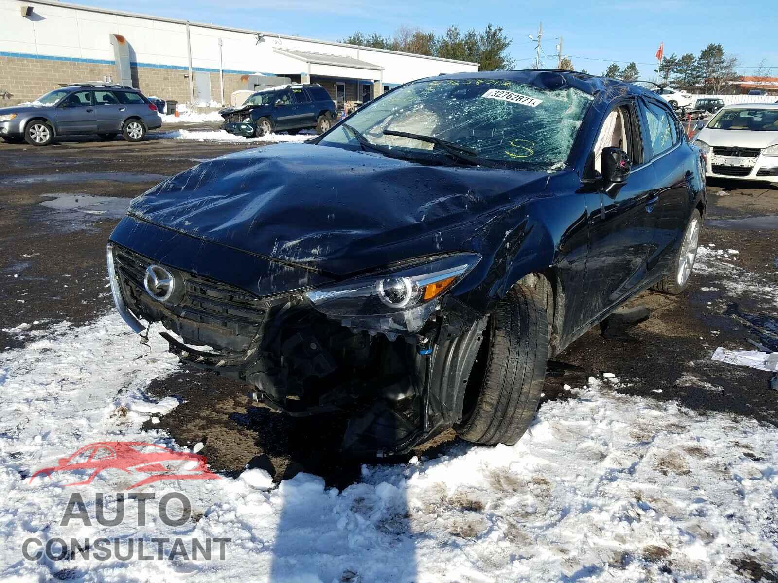 MAZDA 3 2017 - 3MZBN1W30HM135244