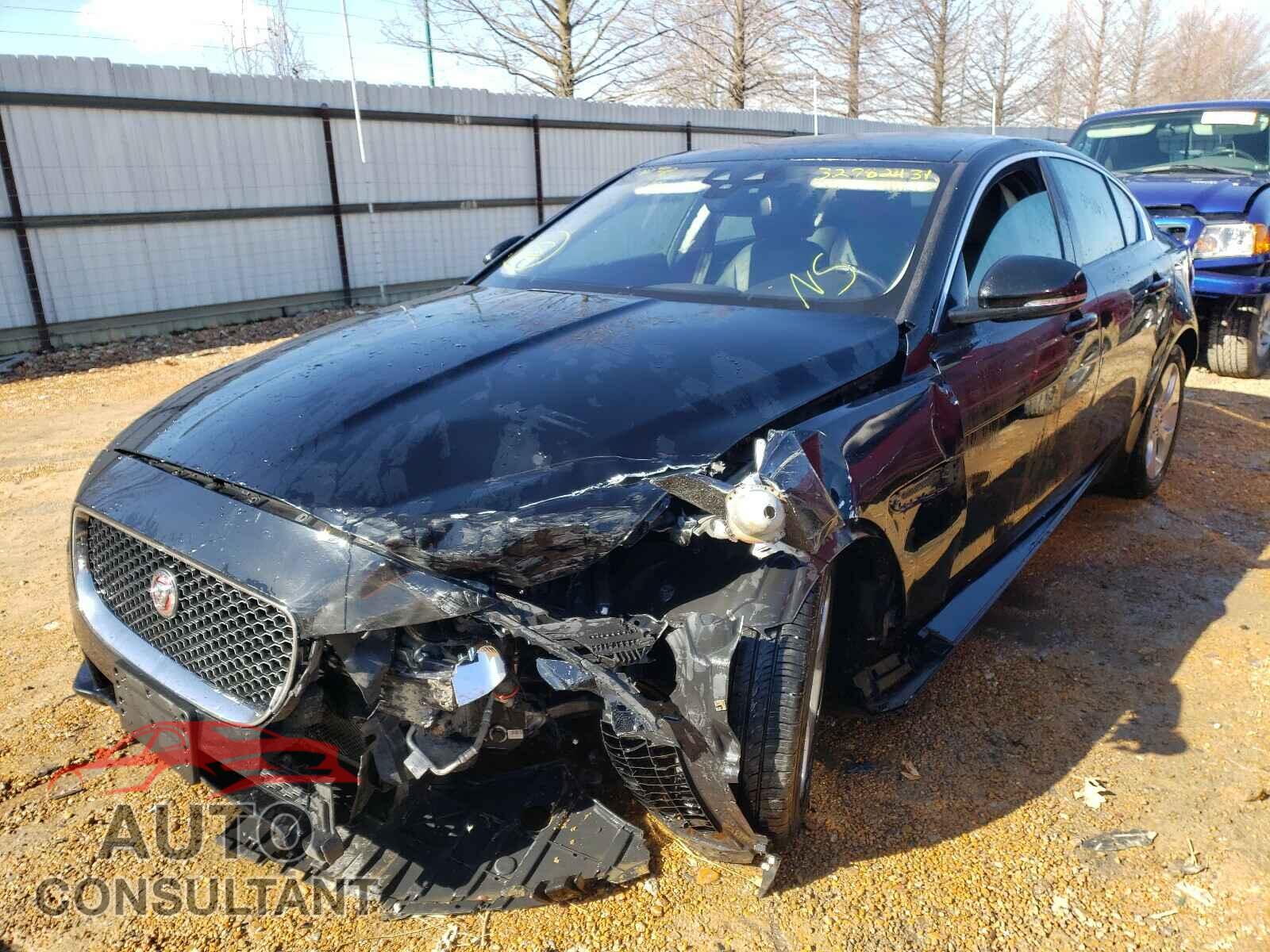 JAGUAR XE 2017 - SAJAR4BG2HA977594