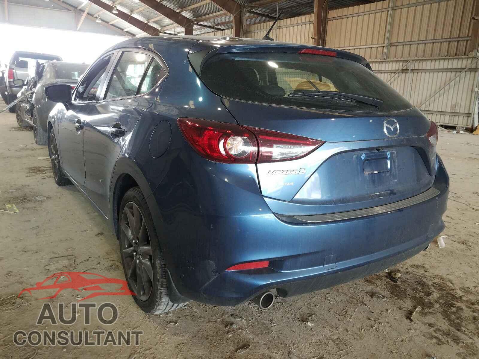 MAZDA 3 2018 - 3MZBN1L38JM226210