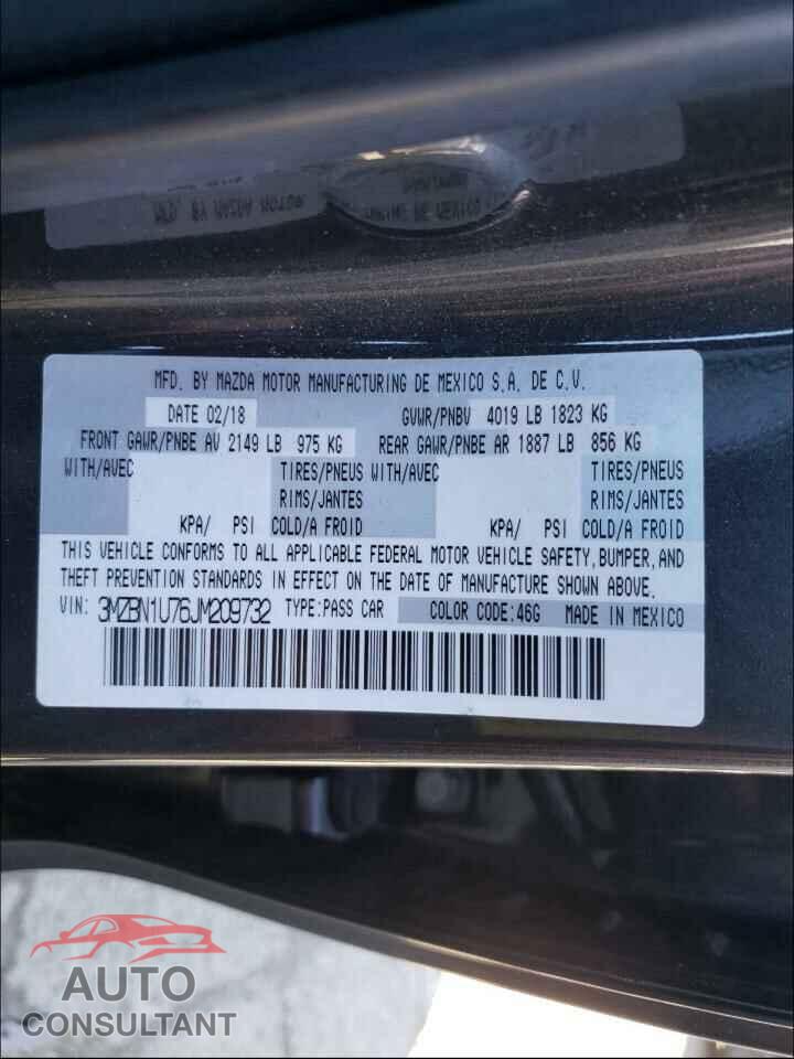 MAZDA 3 2018 - 3MZBN1U76JM209732