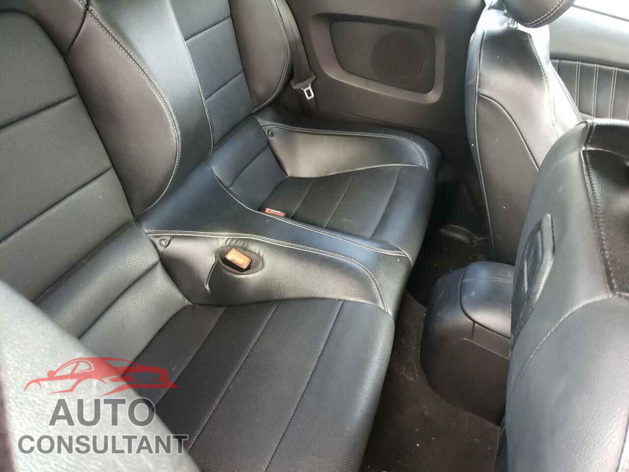 FORD MUSTANG 2019 - 1FATP8UH2K5149299