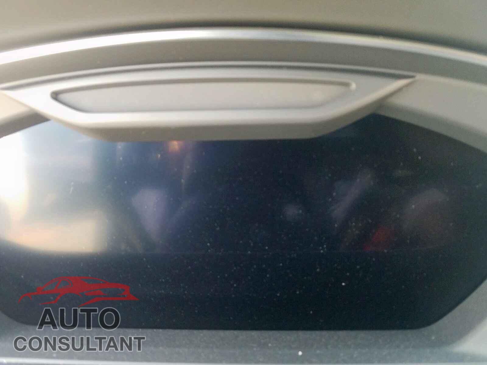 AUDI A8 2019 - WAU8DAF8XKN018907