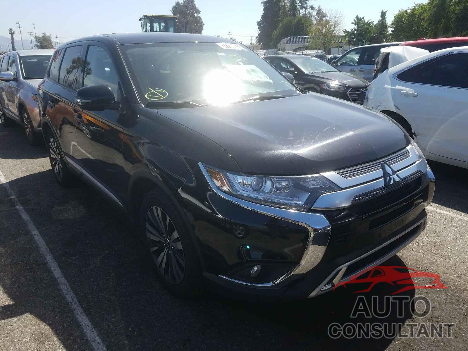 MITSUBISHI OUTLANDER 2019 - JA4AD3A38KZ035705