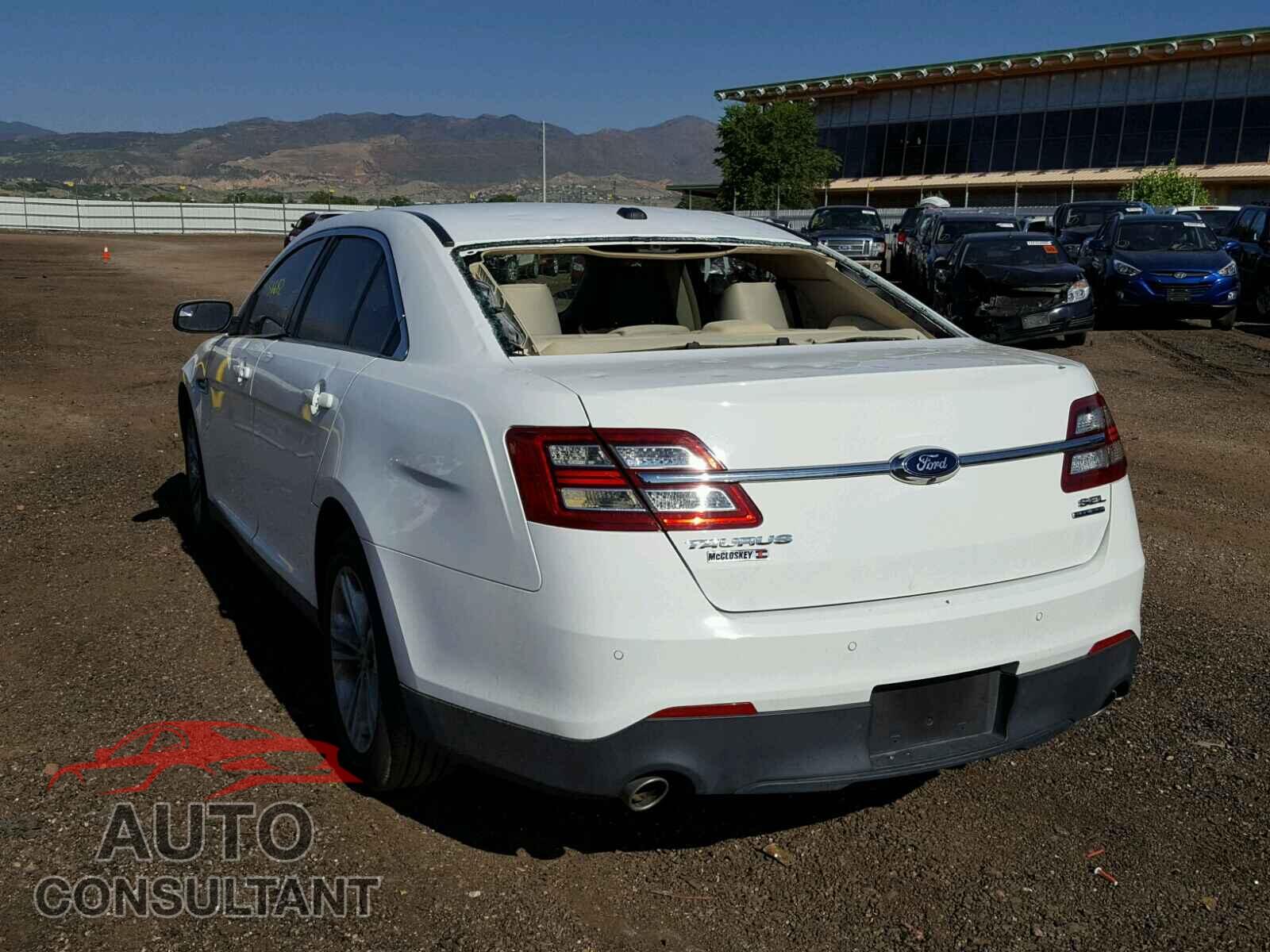FORD TAURUS 2015 - 1FAHP2E89FG134018