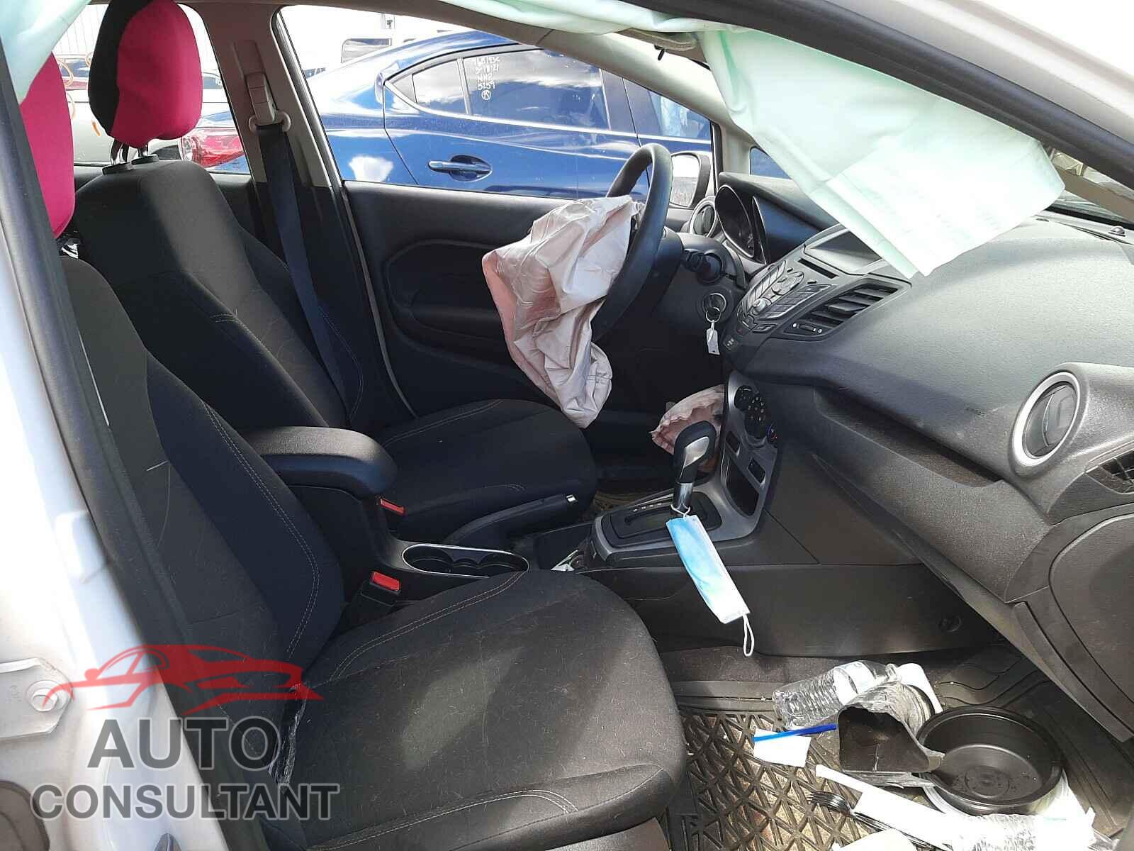 FORD FIESTA 2018 - 3FADP4EJ6JM115390