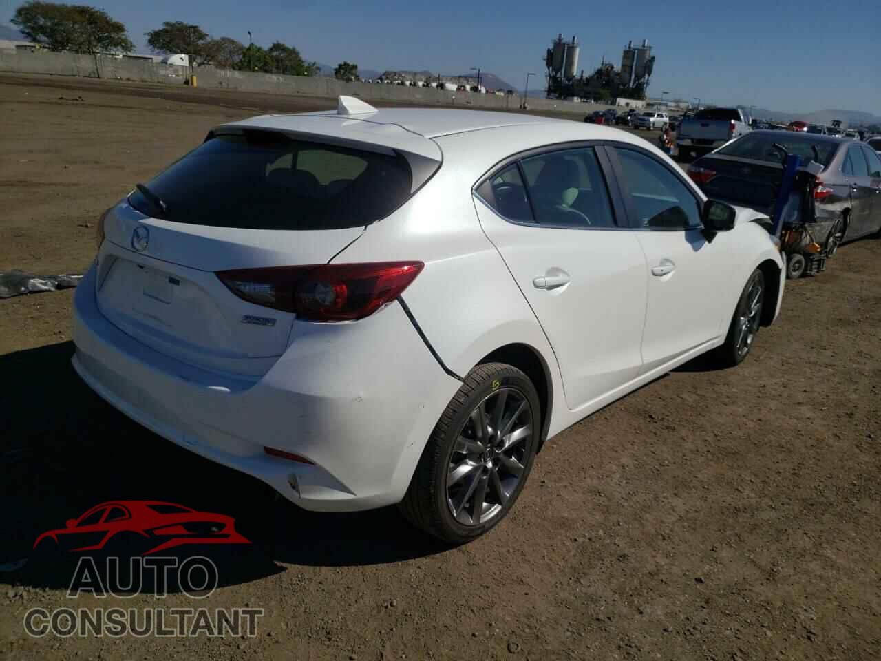 MAZDA 3 2018 - 3MZBN1M39JM162581