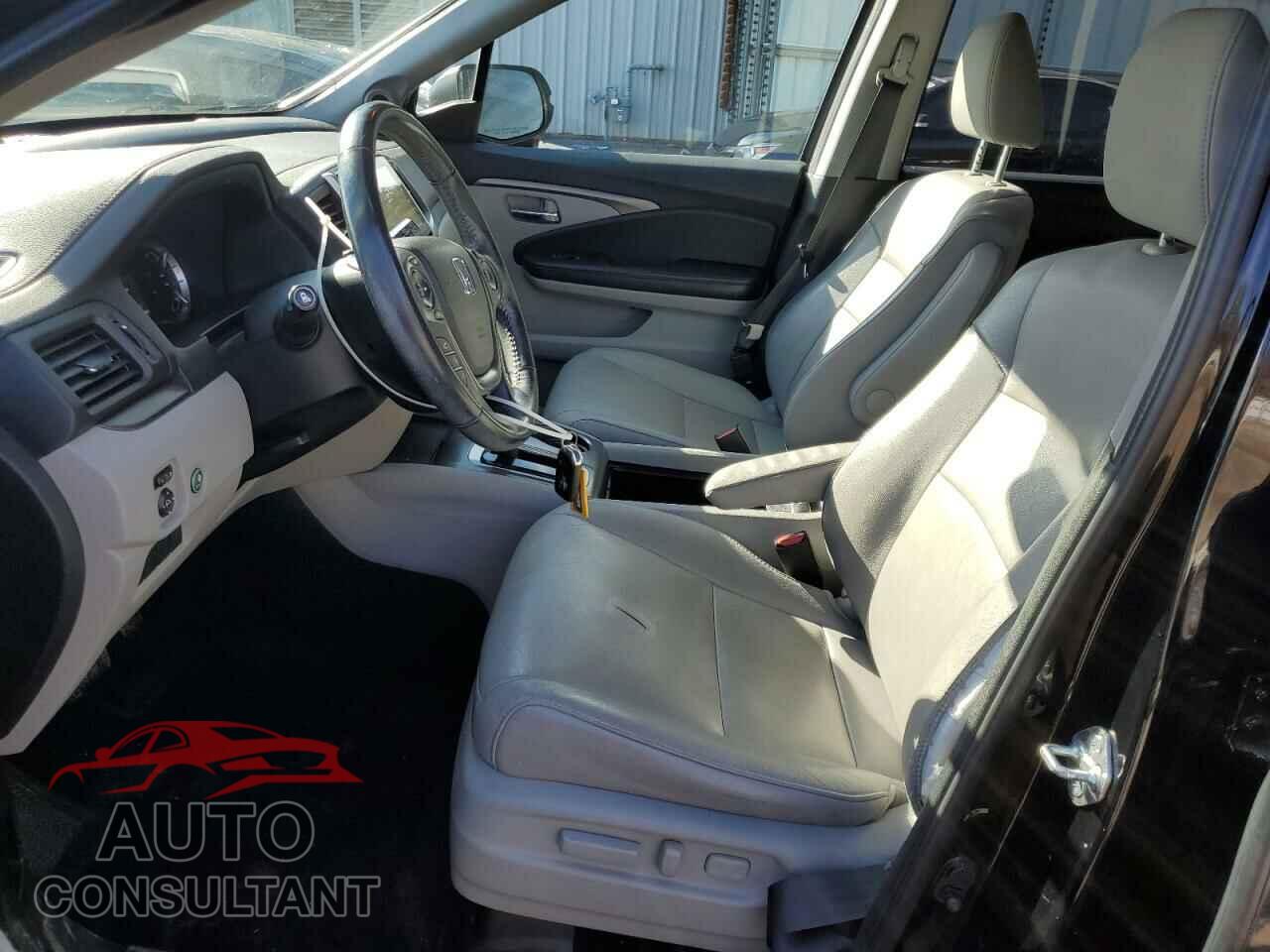 HONDA PILOT 2017 - 5FNYF5H55HB032034