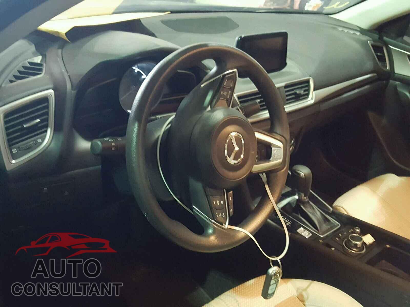 MAZDA 3 2018 - 3MZBN1U71JM188546