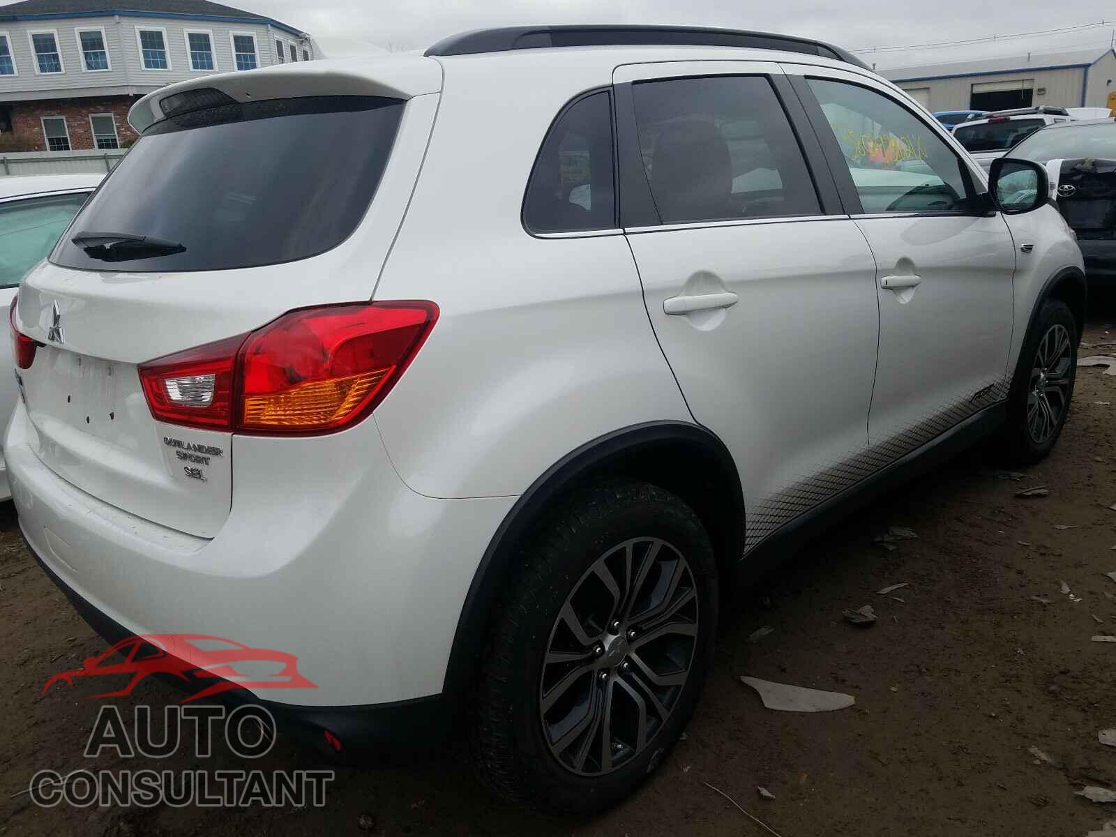 MITSUBISHI OUTLANDER 2017 - JA4AP4AW2HZ038325