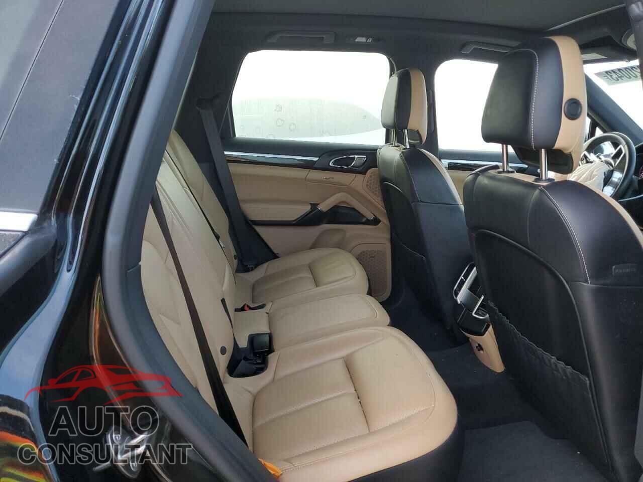PORSCHE CAYENNE 2016 - WP1AA2A28GLA10523