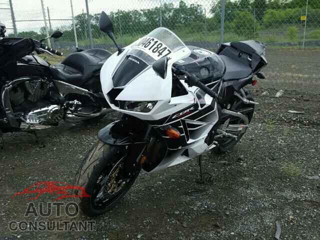 HONDA CBR CYCLE 2016 - JH2PC40J5GK200156