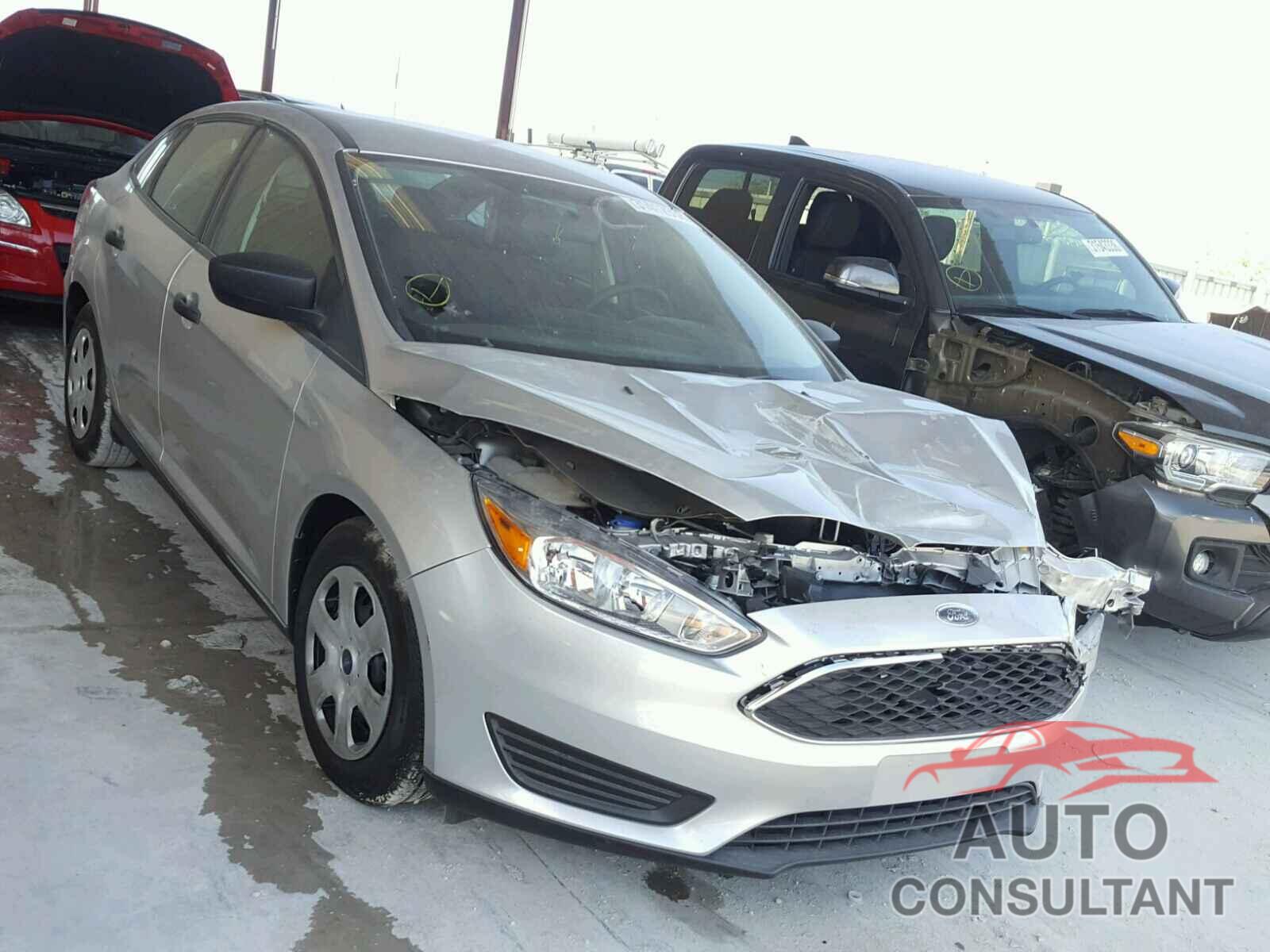 FORD FOCUS 2017 - 1FADP3E24HL337831