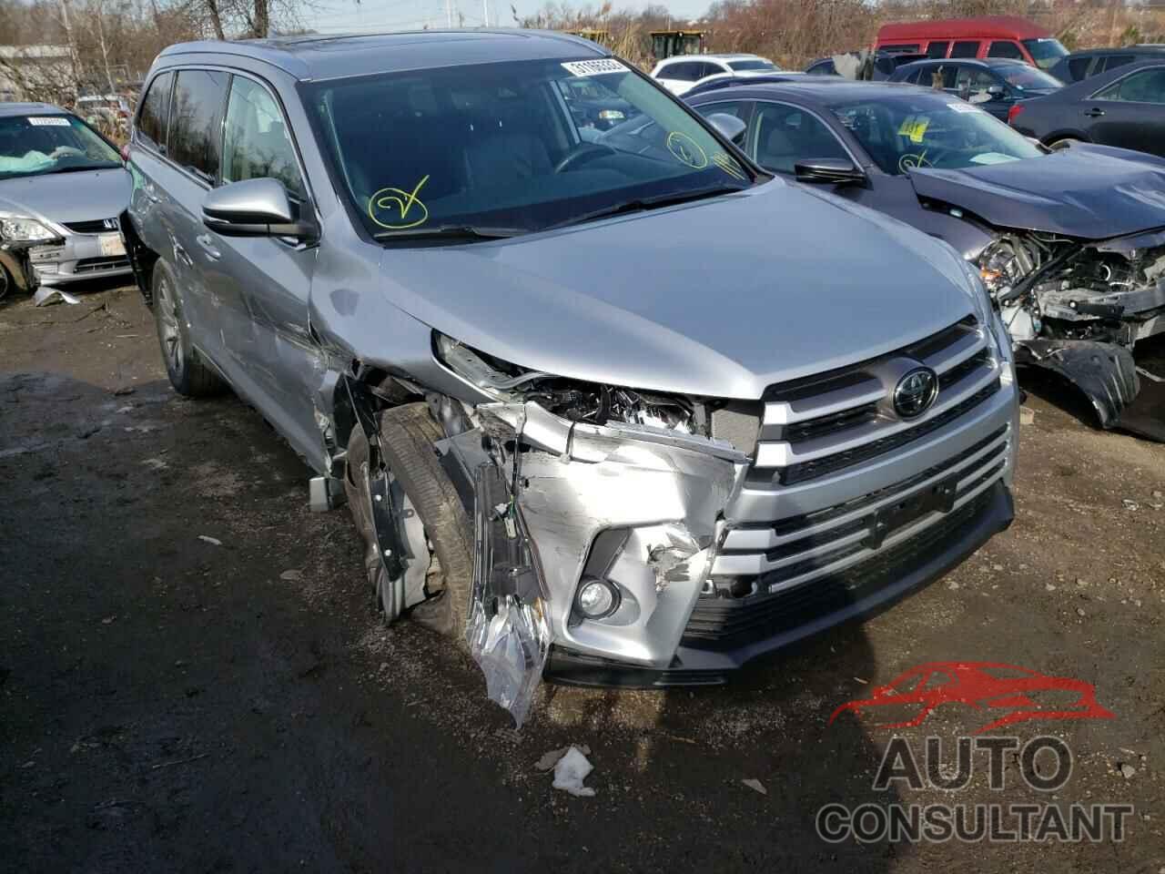 TOYOTA HIGHLANDER 2018 - 5TDKZRFH0JS537577