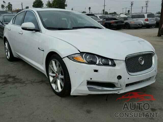 JAGUAR XF 2015 - SAJWA0F74F8U61371