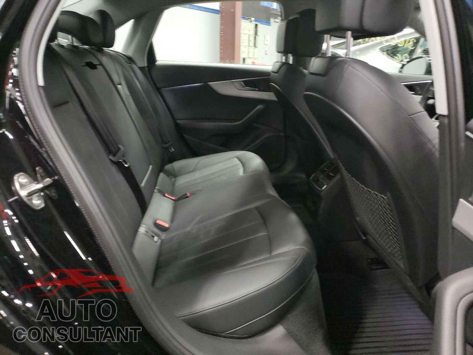 AUDI A4 2018 - WAUDNAF43JA022893