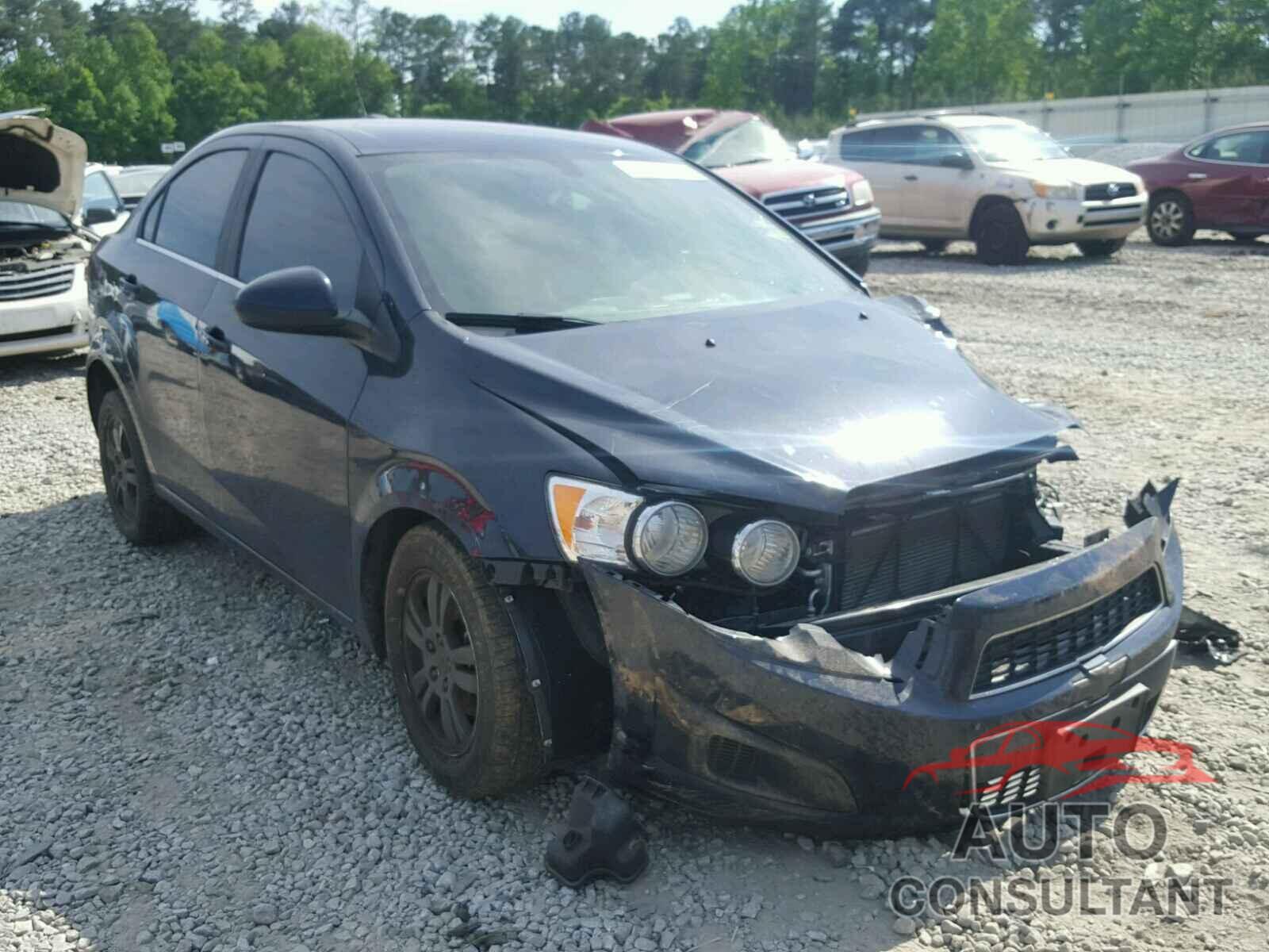CHEVROLET SONIC 2015 - 1G1JC5SH0F4183602
