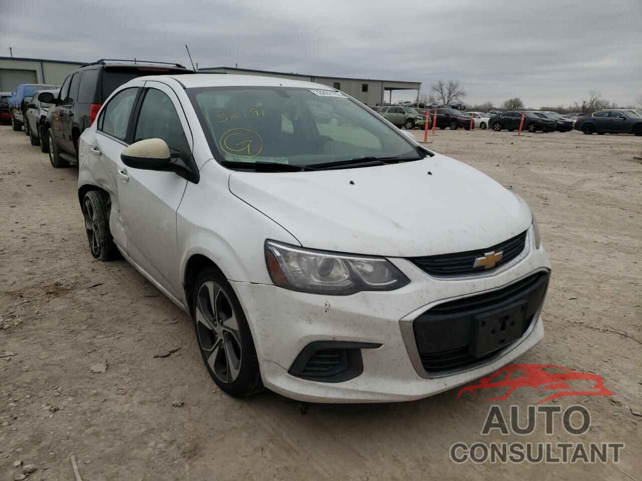 CHEVROLET SONIC 2018 - 1G1JF5SB9J4132191