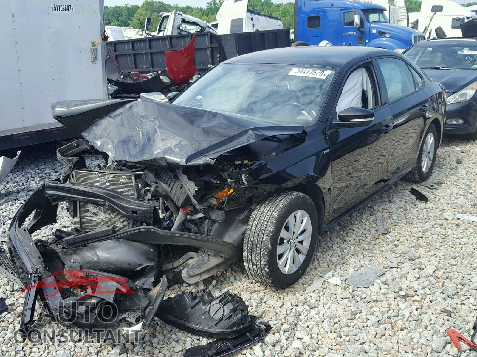 VOLKSWAGEN PASSAT 2015 - 1VWAT7A35FC018639