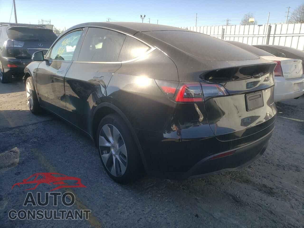 TESLA MODEL Y 2021 - 5YJYGAEEXMF112594