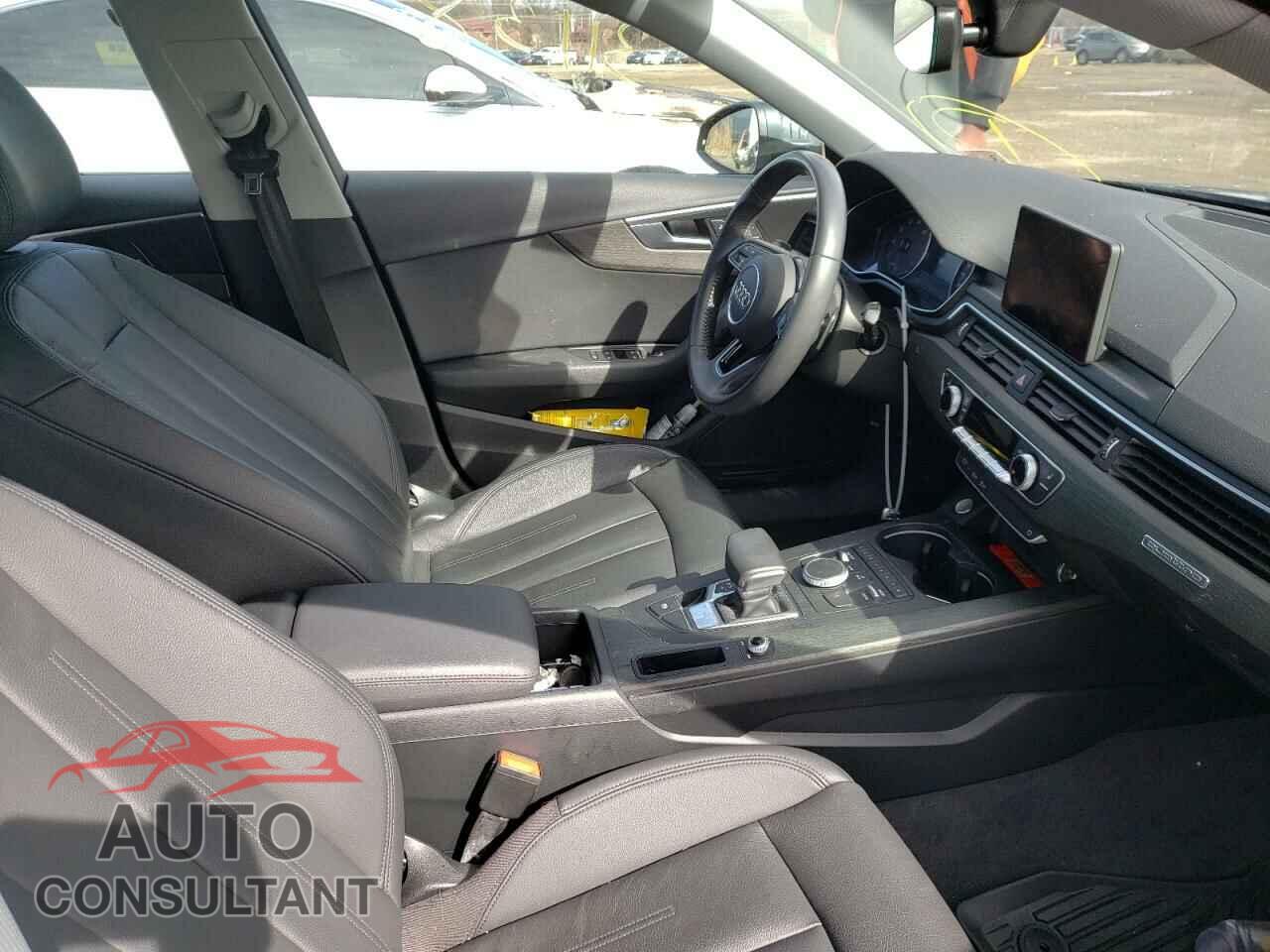 AUDI A4 2019 - WAUDNAF47KA051525