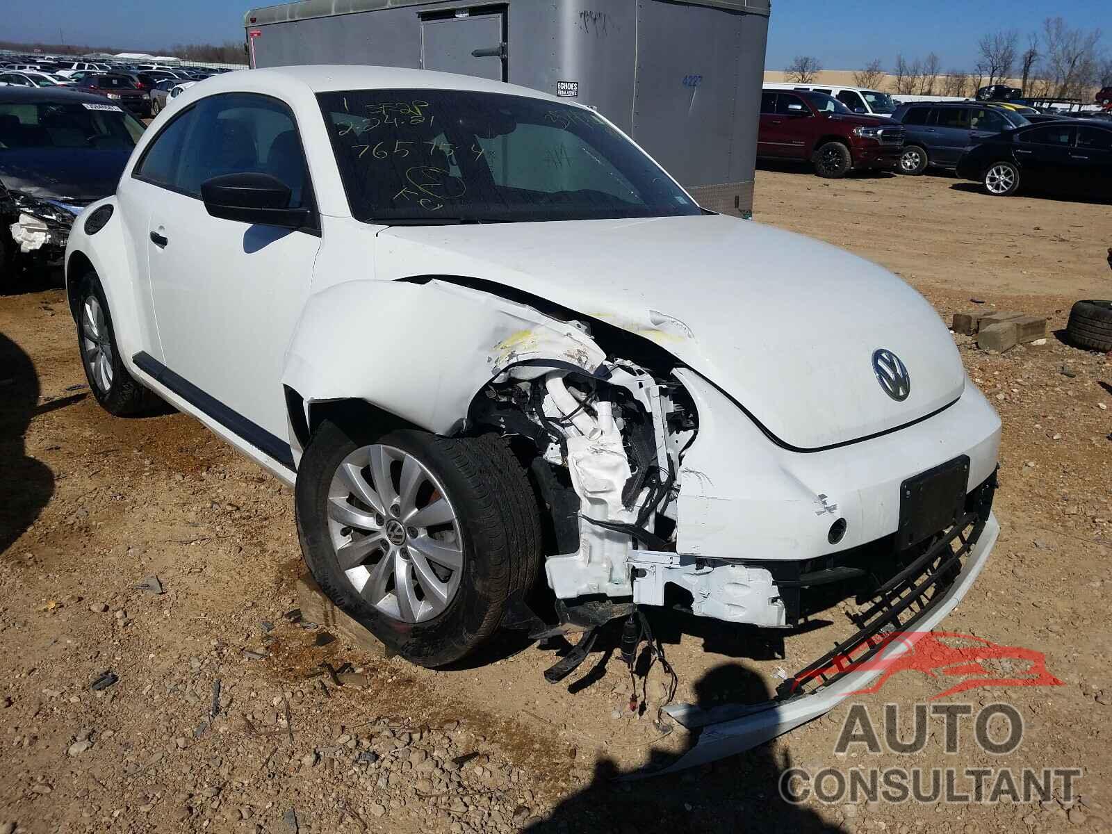 VOLKSWAGEN BEETLE 2016 - 3VWF17AT6GM617173