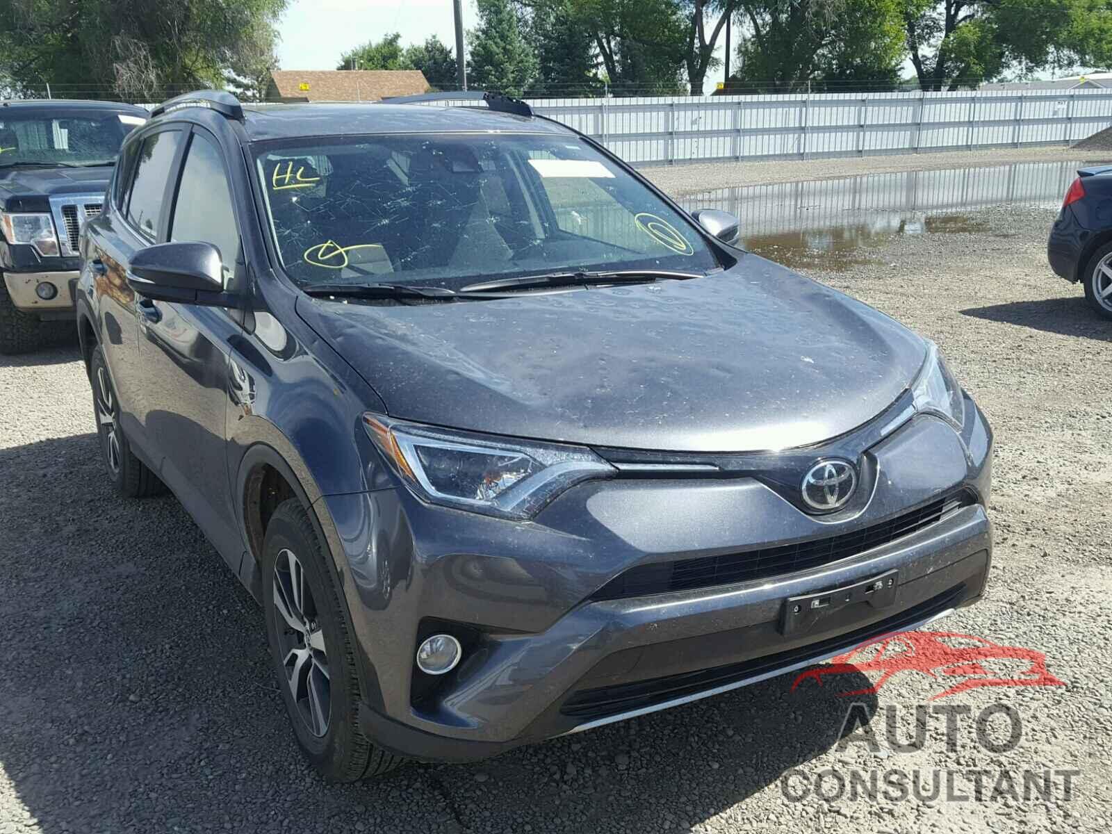 TOYOTA RAV4 2017 - JTMRFREVXHD217719