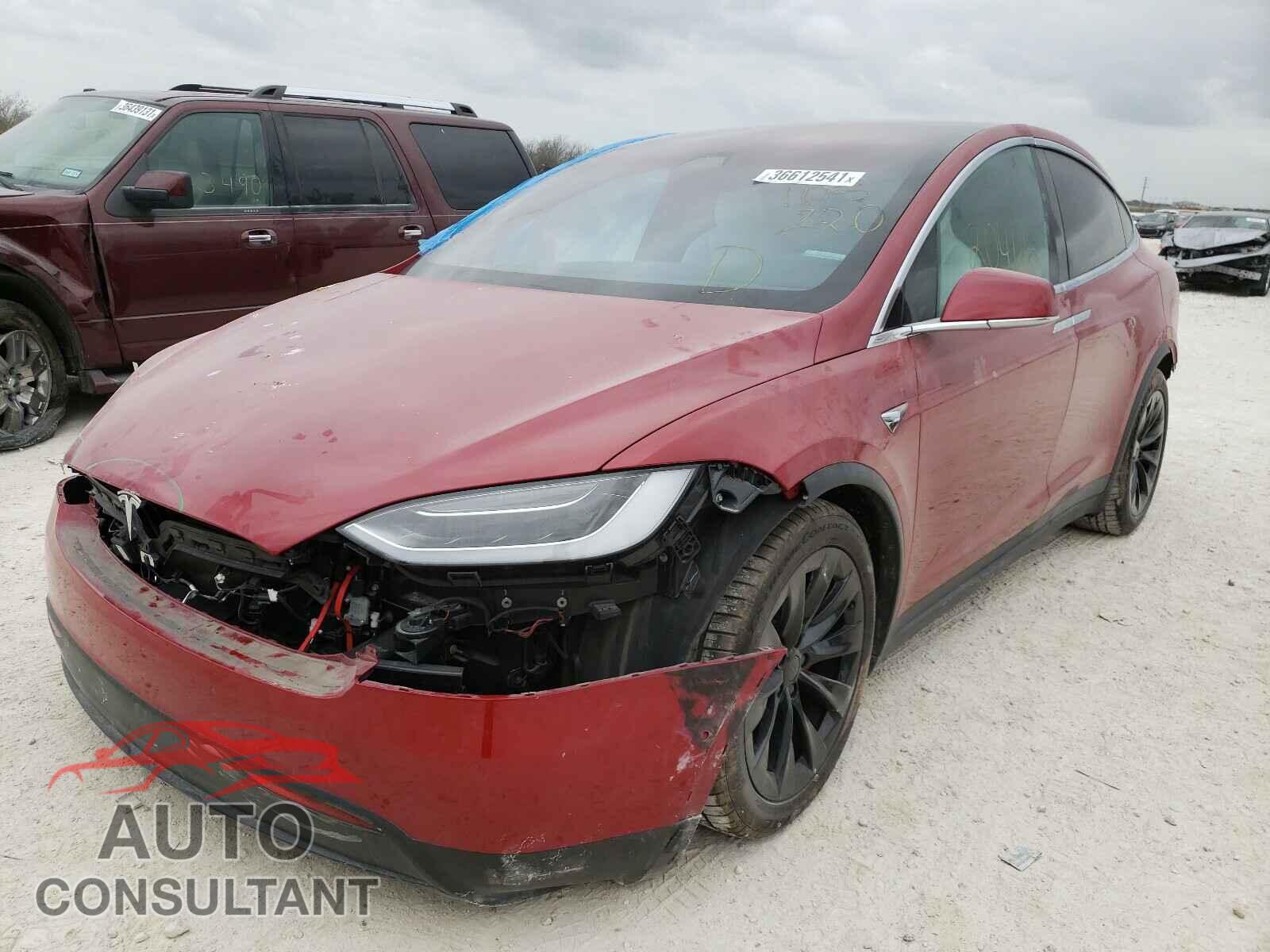 TESLA MODEL X 2018 - 5YJXCBE40JF105220