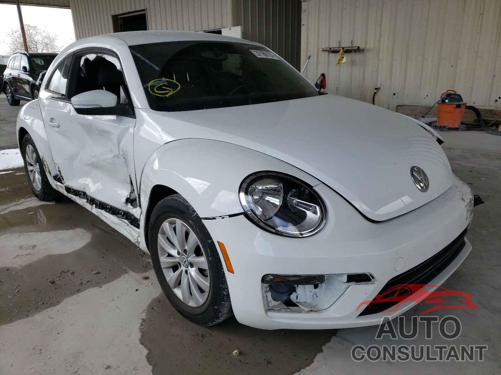 VOLKSWAGEN BEETLE 2019 - 3VWFD7AT7KM702118
