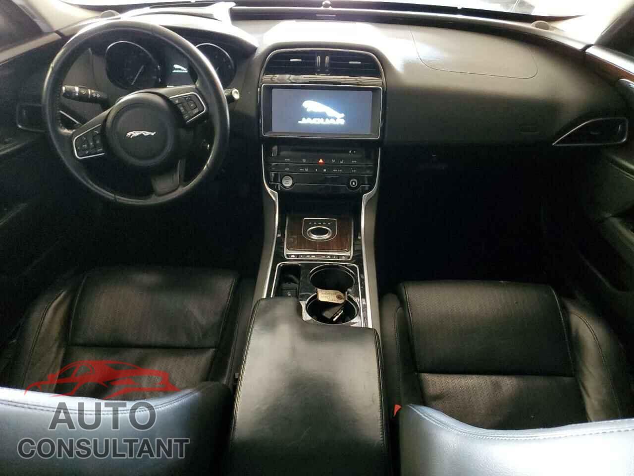 JAGUAR XE 2017 - SAJAN4BV3HA947370