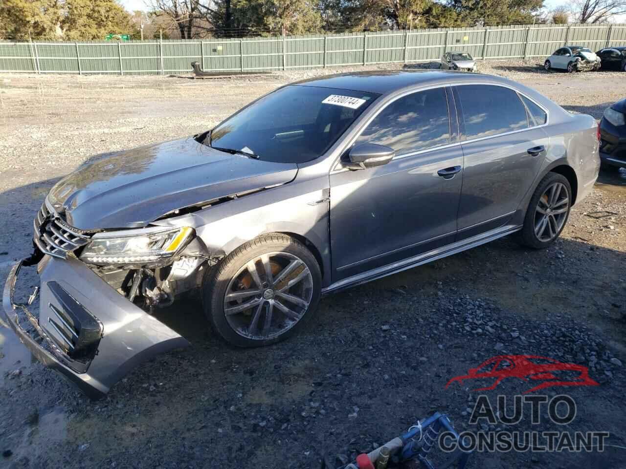 VOLKSWAGEN PASSAT 2017 - 1VWDT7A30HC023280