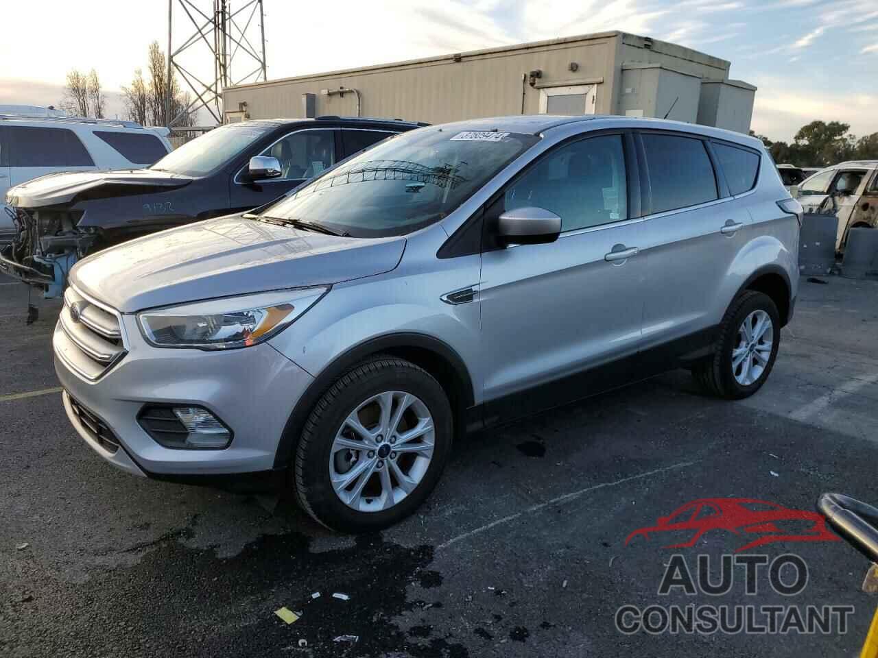 FORD ESCAPE 2017 - 1FMCU9G98HUB04536