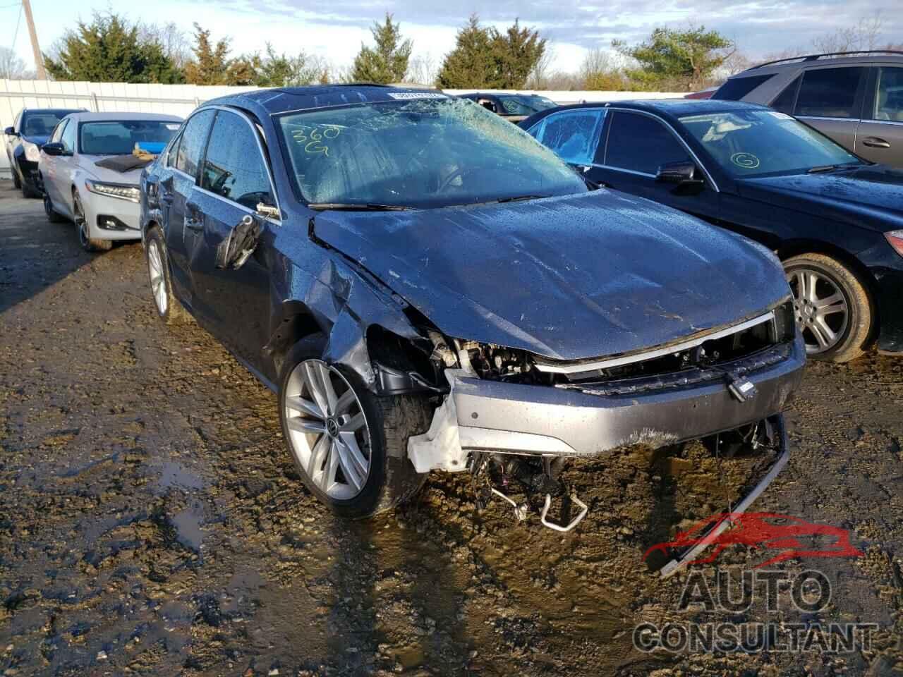 VOLKSWAGEN PASSAT 2018 - 1VWBA7A37JC017205