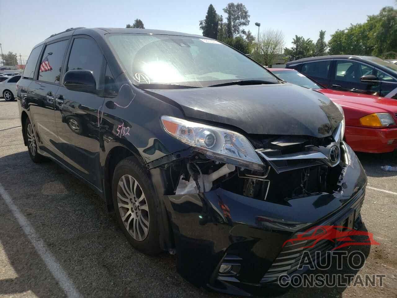 TOYOTA SIENNA 2018 - 5TDYZ3DC2JS921780