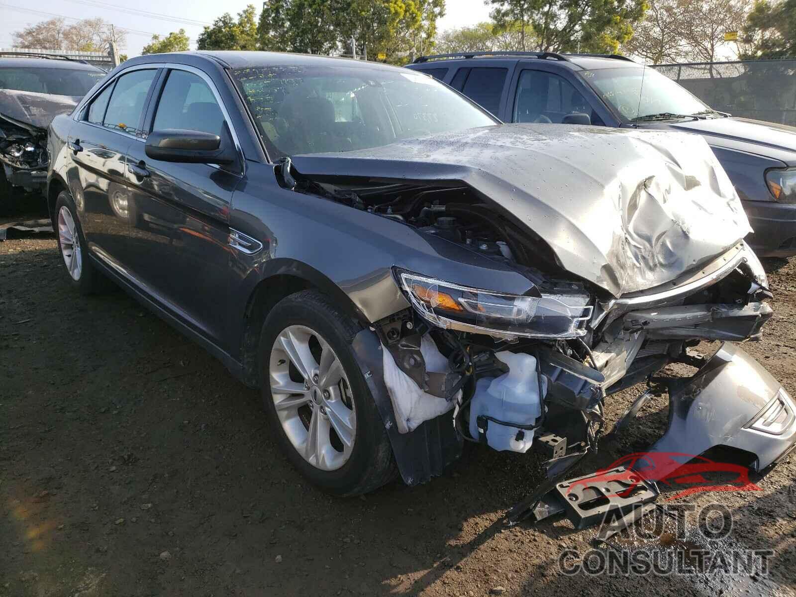 FORD TAURUS 2017 - 1FAHP2E82HG105754