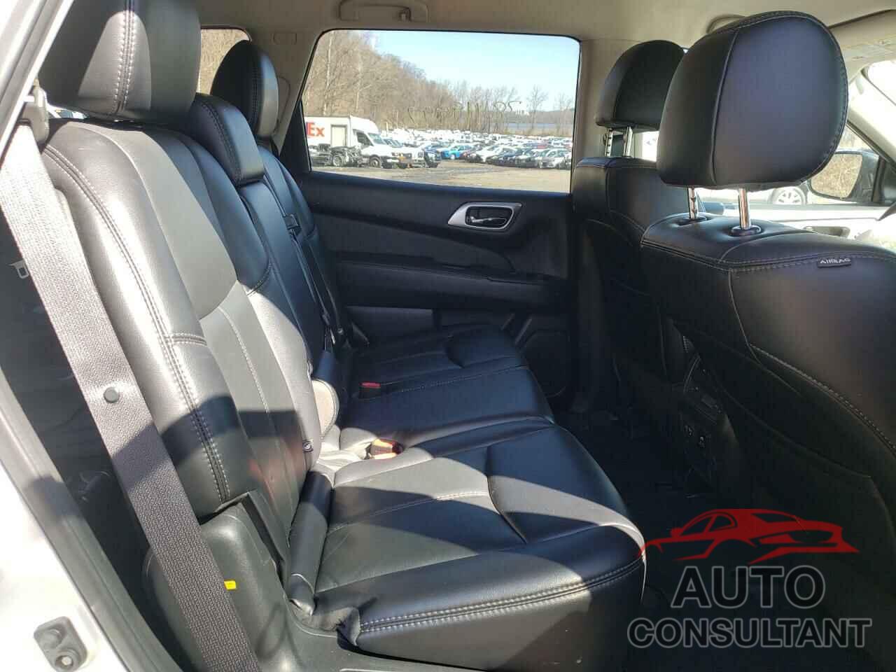 NISSAN PATHFINDER 2017 - 5N1DR2MM1HC909659