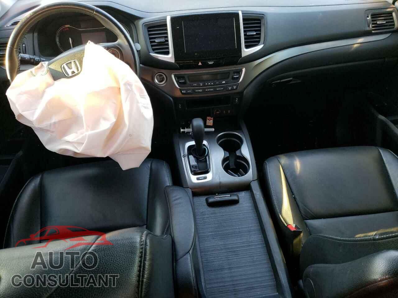 HONDA PILOT 2018 - 5FNYF5H54JB004568