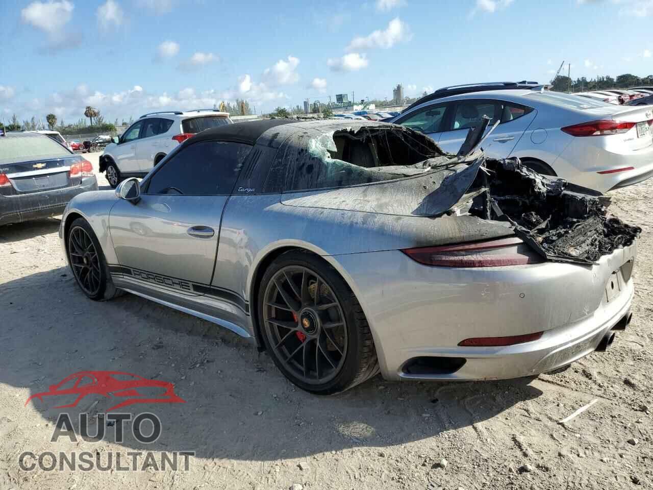 PORSCHE 911 2018 - WP0BB2A92JS134302