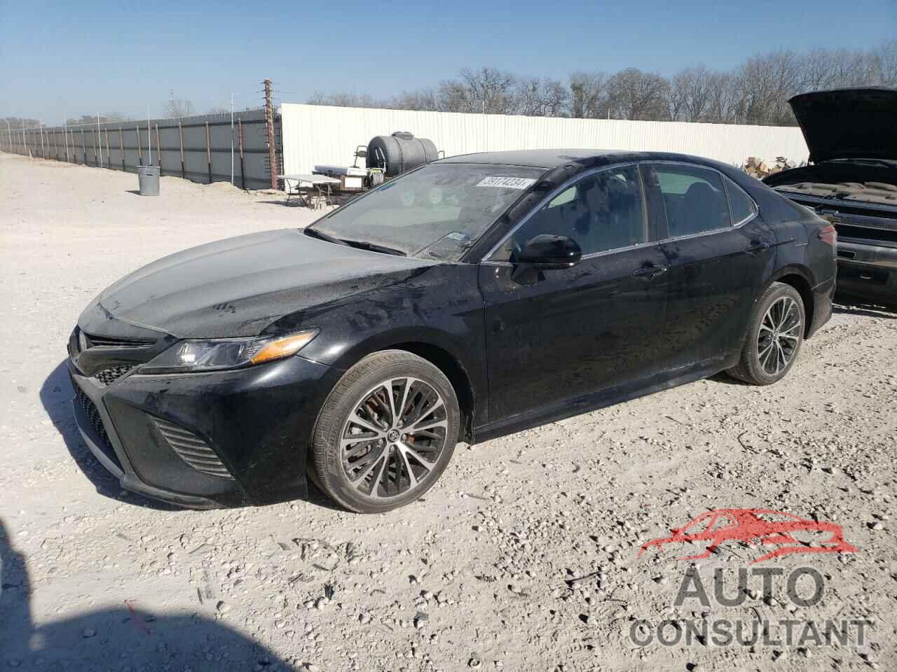 TOYOTA CAMRY 2018 - 4T1B11HK5JU151164