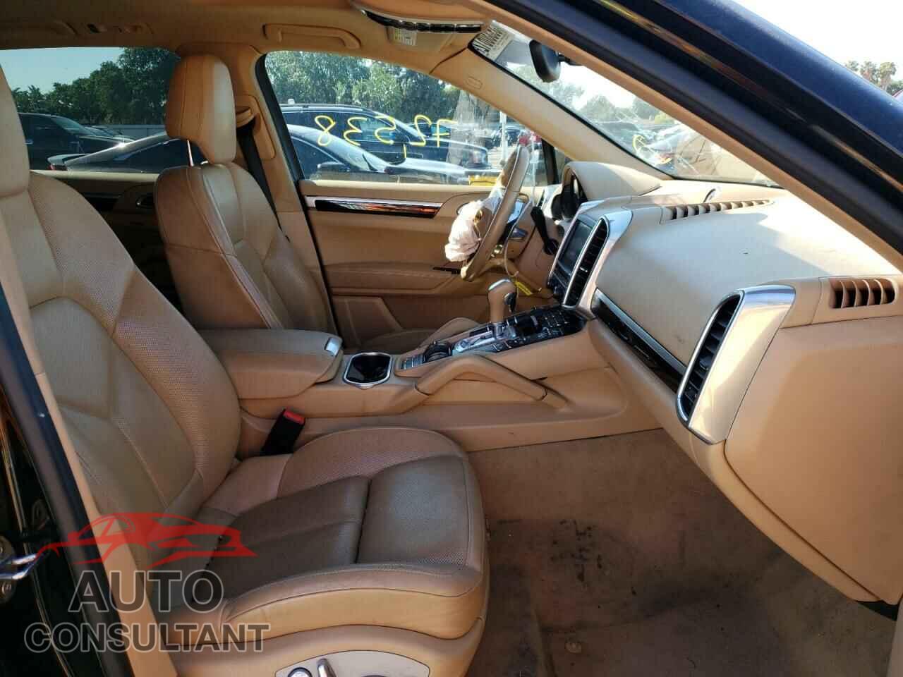 PORSCHE CAYENNE 2016 - WP1AA2A28GKA10592