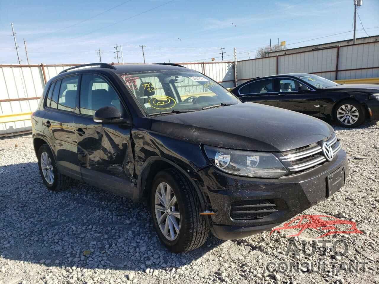 VOLKSWAGEN TIGUAN 2017 - WVGAV7AX8HK054698