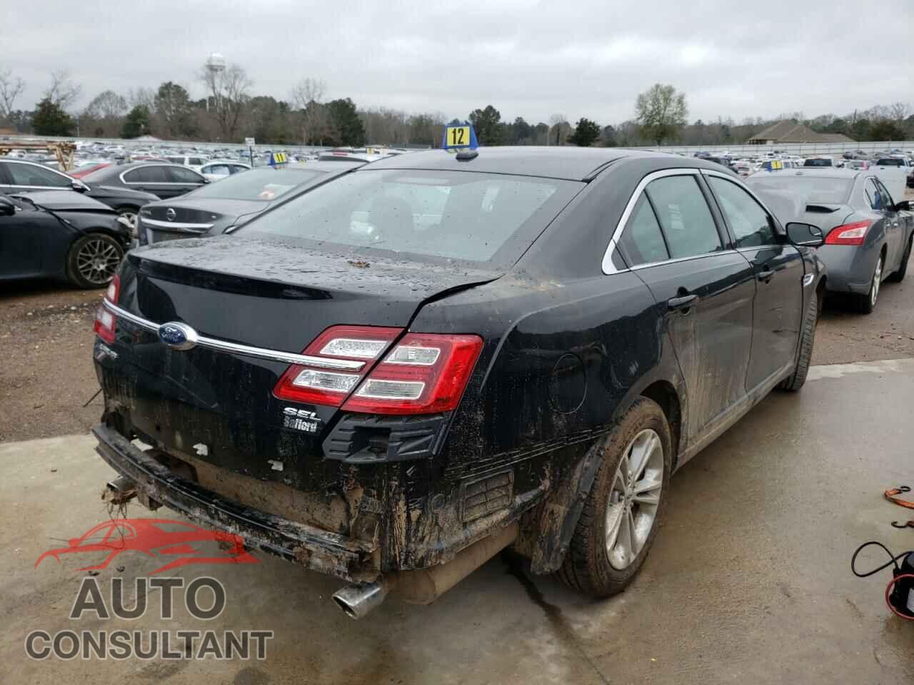 FORD TAURUS 2018 - 1FAHP2E84JG116860