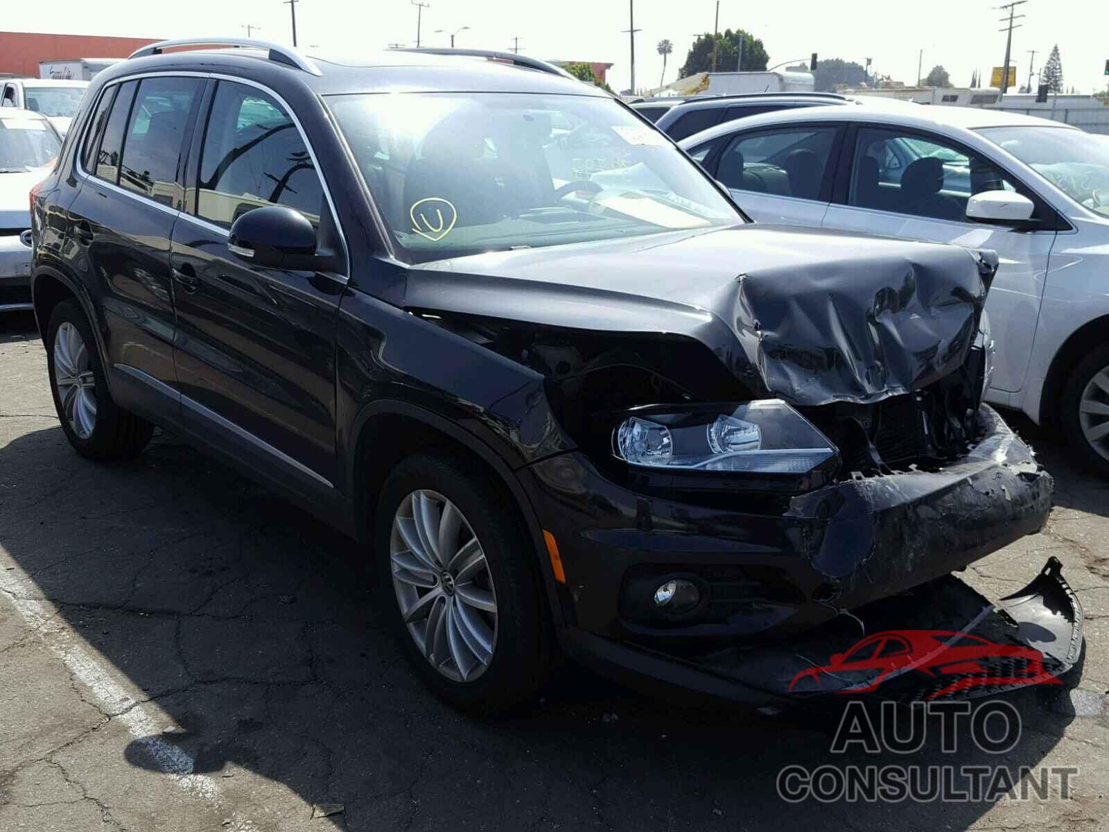 VOLKSWAGEN TIGUAN 2015 - WVGAV7AX1FW506996